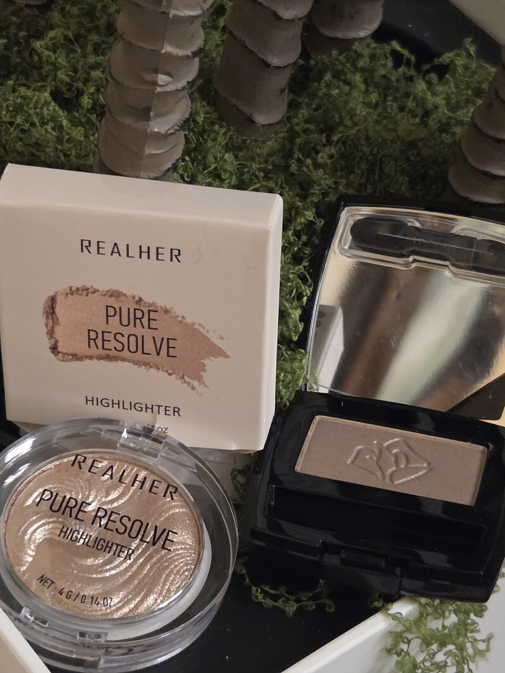 REALHER Pure Resolve Highlighter - Champagne Glow